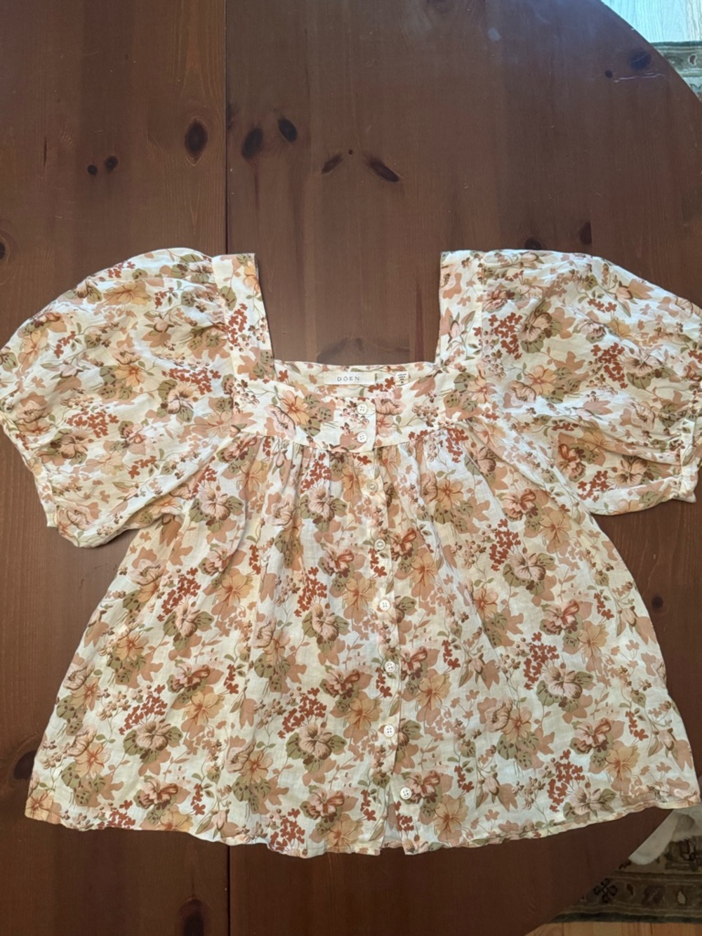 Doen Floral Puff Sleeve Square Neck Blouse in Cream and Tan